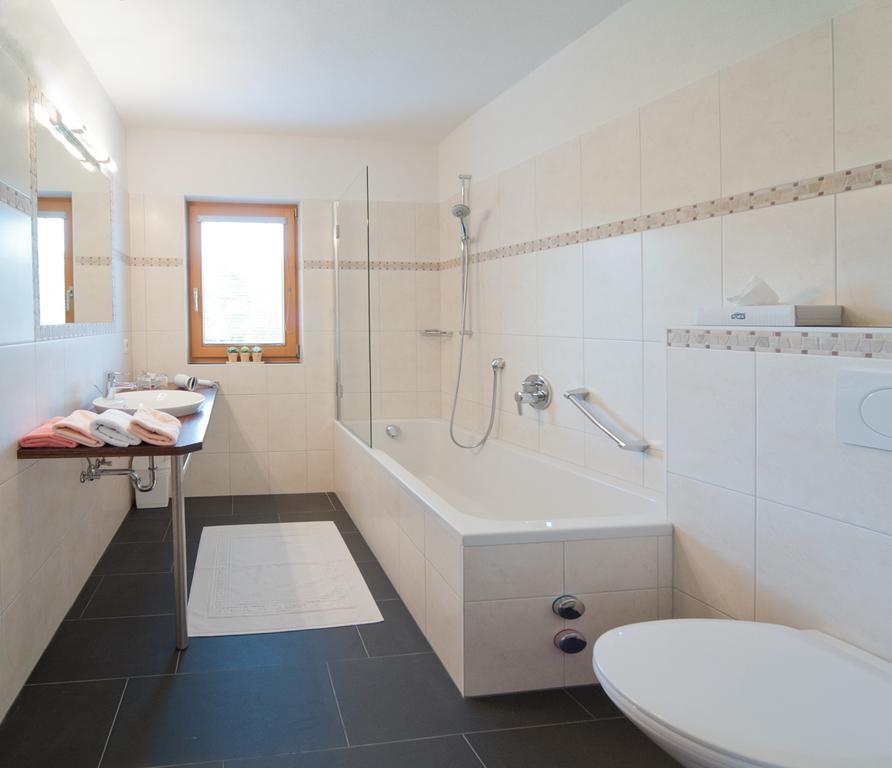 Schoenangerhof Seefeld in Tirol Chambre photo